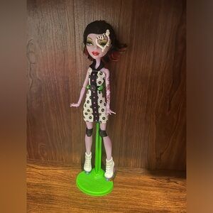 Monster high doll skulltimate roller maze operetta